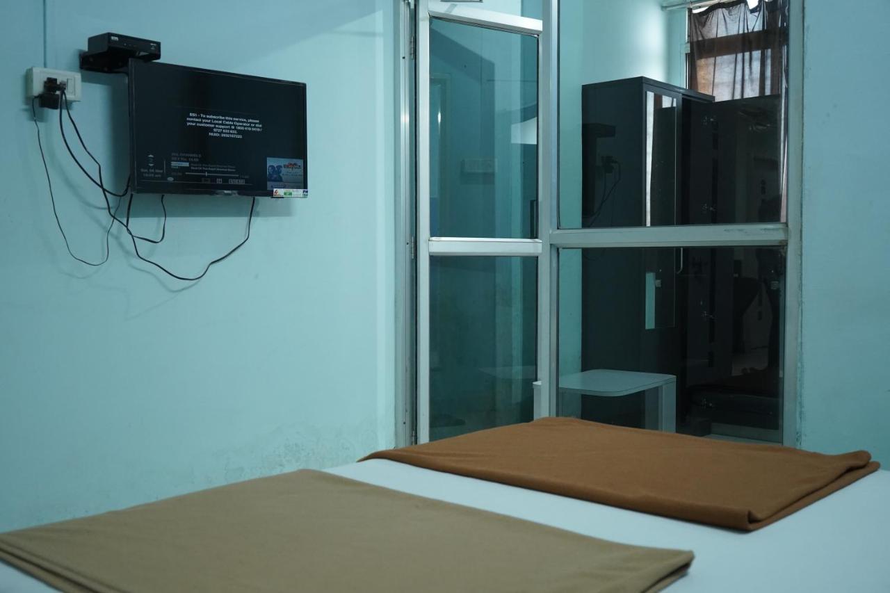 Hotel Rajesh Kolhápur Kültér fotó