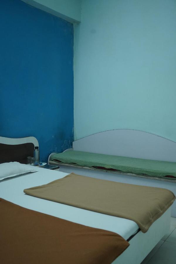 Hotel Rajesh Kolhápur Kültér fotó