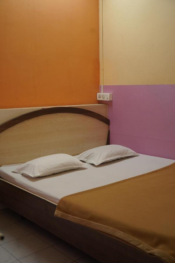Hotel Rajesh Kolhápur Kültér fotó